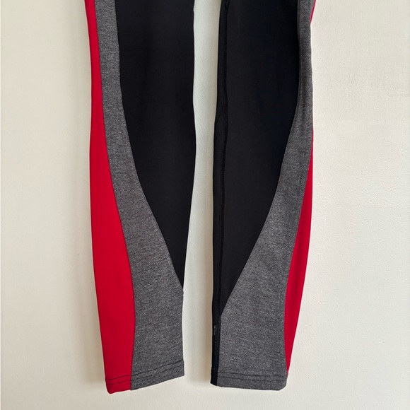 LULULEMON Legging w/Red/Grey Contour Detailing, Size 4, Like New Condition - Picture 5 of 11